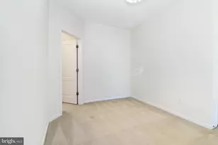 24620 Byrne Meadow Square, Aldie, VA 20105 - Photo 17