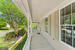 817 Kenneth Pl SE, Leesburg, VA 20175 - Photo 13