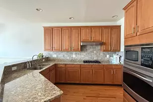 19913 Naples Lakes Terrace, Ashburn, VA 20147 - Photo 9