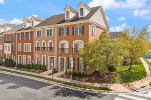 42465 Regal Wood Dr, Brambleton, VA 20148 - Photo 3