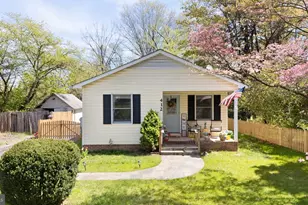 412 S Maple Ave, Purcellville, VA 20132 - Photo 1