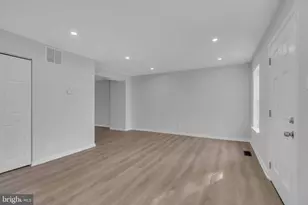 222 N Auburn Dr, Sterling, VA 20164 - Photo 3