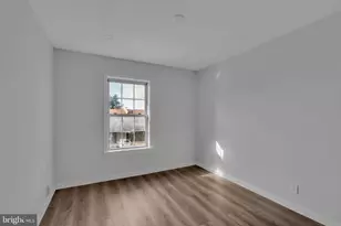 222 N Auburn Dr, Sterling, VA 20164 - Photo 13