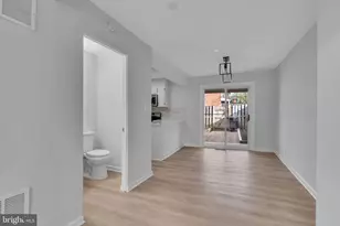 222 N Auburn Dr, Sterling, VA 20164 - Photo 5