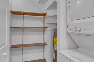 222 N Auburn Dr, Sterling, VA 20164 - Photo 9