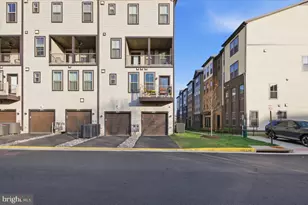 46037 Woodpecker Sq, Sterling, VA 20165 - Photo 29