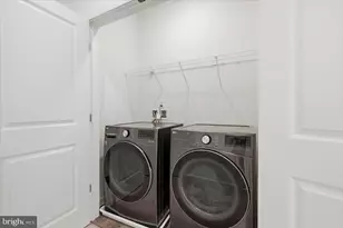 46037 Woodpecker Sq, Sterling, VA 20165 - Photo 23