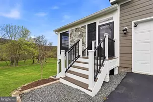 35264 Greyfriar Dr, Round Hill, VA 20141 - Photo 11