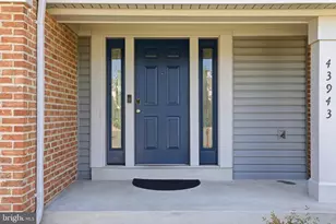 43943 Rochelle Ct, Ashburn, VA 20147 - Photo 3