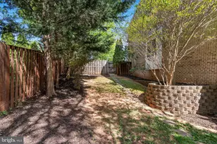 219 Beacon Dr, Sterling, VA 20164 - Photo 19