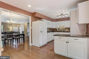 219 Beacon Dr, Sterling, VA 20164 - Photo 7