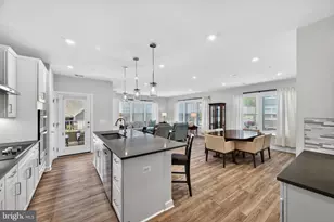 21630 Hawksbill High Cir, Sterling, VA 20164 - Photo 13
