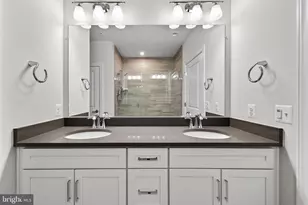 21630 Hawksbill High Cir, Sterling, VA 20164 - Photo 31