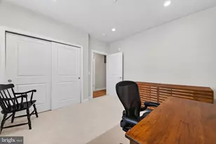 21630 Hawksbill High Cir, Sterling, VA 20164 - Photo 37
