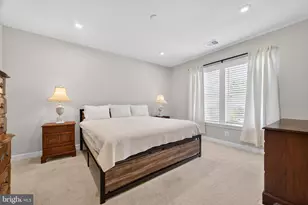 21630 Hawksbill High Cir, Sterling, VA 20164 - Photo 25