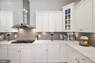 41960 Barnsdale View Ct, Ashburn, VA 20148 - Photo 9