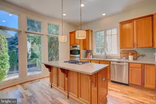 43585 Jackson Hole Cir, Leesburg, VA 20176 - Photo 9