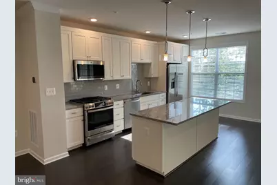 23275 Milltown Knoll Square #116, Ashburn, VA 20148 - Photo 3