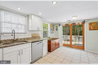 250 E Juniper Avenue E, Sterling, VA 20164 - Photo 25