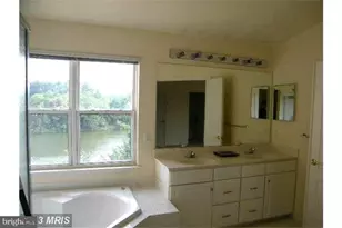 21505 Trowbridge Square, Ashburn, VA 20147 - Photo 7