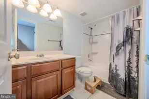 110 Westwick Ct, Sterling, VA 20165 - Photo 19