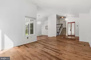 101 Hopeland Ln, Sterling, VA 20164 - Photo 15