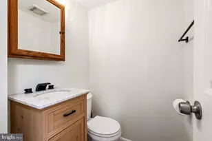 101 Hopeland Ln, Sterling, VA 20164 - Photo 53