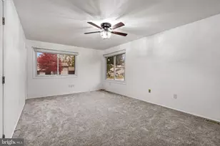 101 Hopeland Ln, Sterling, VA 20164 - Photo 37