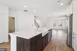 19814 Lavender Dust Sq, Ashburn, VA 20147 - Photo 3