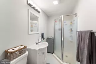 19 Jermyn Ct, Sterling, VA 20165 - Photo 37