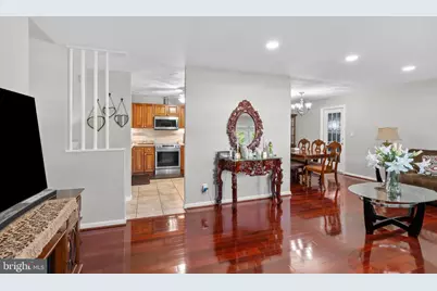 109 N Aspen Avenue, Sterling, VA 20164 - Photo 7
