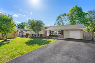 109 N Aspen Ave, Sterling, VA 20164 - Photo 3