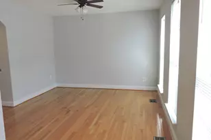 21828 Ladyslipper Sq, Ashburn, VA 20147 - Photo 3