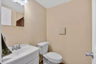 19 Regis Cir, Sterling, VA 20164 - Photo 9