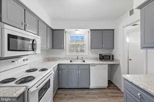 1016 Brixton Ct, Sterling, VA 20164 - Photo 11