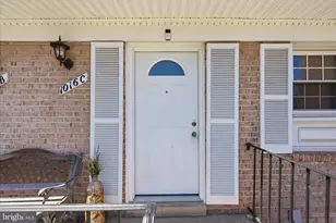 1016 Brixton Ct, Sterling, VA 20164 - Photo 5