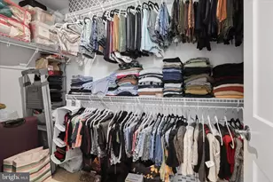 24190 Kilbride Ter, Sterling, VA 20166 - Photo 19