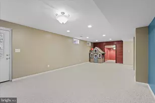 43312 Hagen Ct, Chantilly, VA 20152 - Photo 45