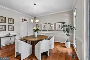 24896 Castleton Dr, Chantilly, VA 20152 - Photo 3