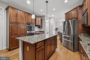 24896 Castleton Dr, Chantilly, VA 20152 - Photo 15