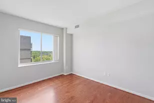 19365 Cypress Ridge Terrace, Leesburg, VA 20176 - Photo 33