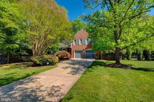 44 Carrollton Rd, Sterling, VA 20165 - Photo 3