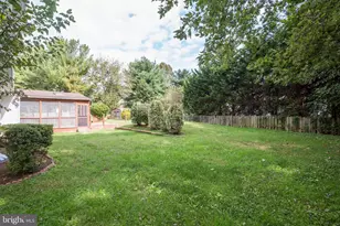 10136 Yorktown Dr, Great Falls, VA 22066 - Photo 45
