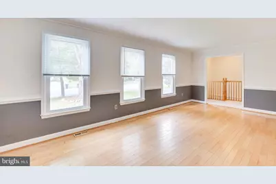10136 Yorktown Drive, Great Falls, VA 22066 - Photo 7