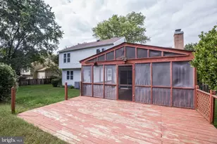 10136 Yorktown Dr, Great Falls, VA 22066 - Photo 53