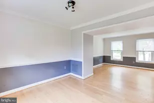 10136 Yorktown Dr, Great Falls, VA 22066 - Photo 9