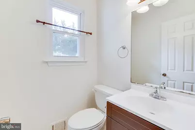 10136 Yorktown Drive, Great Falls, VA 22066 - Photo 17