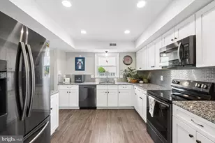 102 Sexton Ct, Sterling, VA 20164 - Photo 11