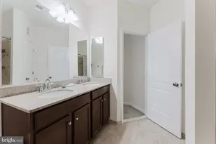 24588 Byrne Meadow Square, Aldie, VA 20105 - Photo 15
