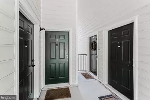 24588 Byrne Meadow Square, Aldie, VA 20105 - Photo 3
